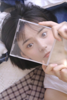 成熟美妇跪趴承受撞击视频